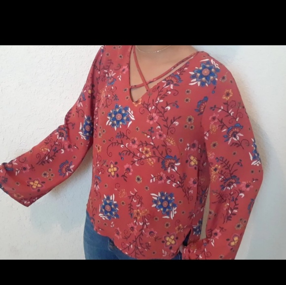 Bundle of Blouses - Picture 4 of 6